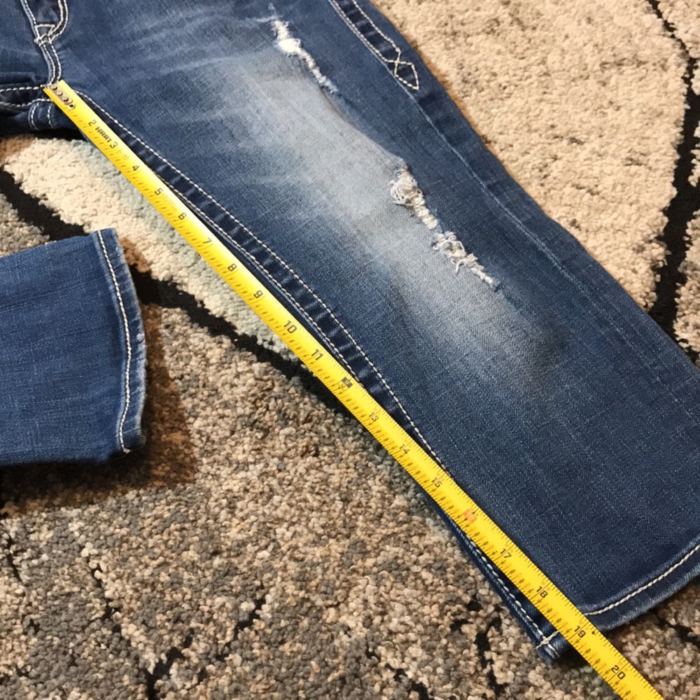 🐬 Rock Revival Noelle Capri Blue Distressed Jeans - Picture 8 of 12